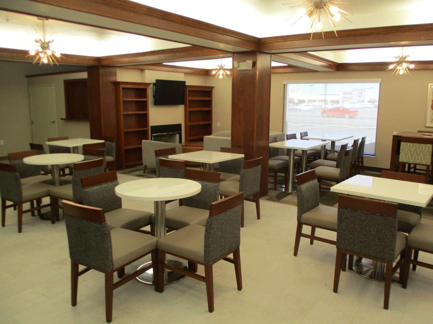 Best Western Plus Riata 브라운우드 외부 사진