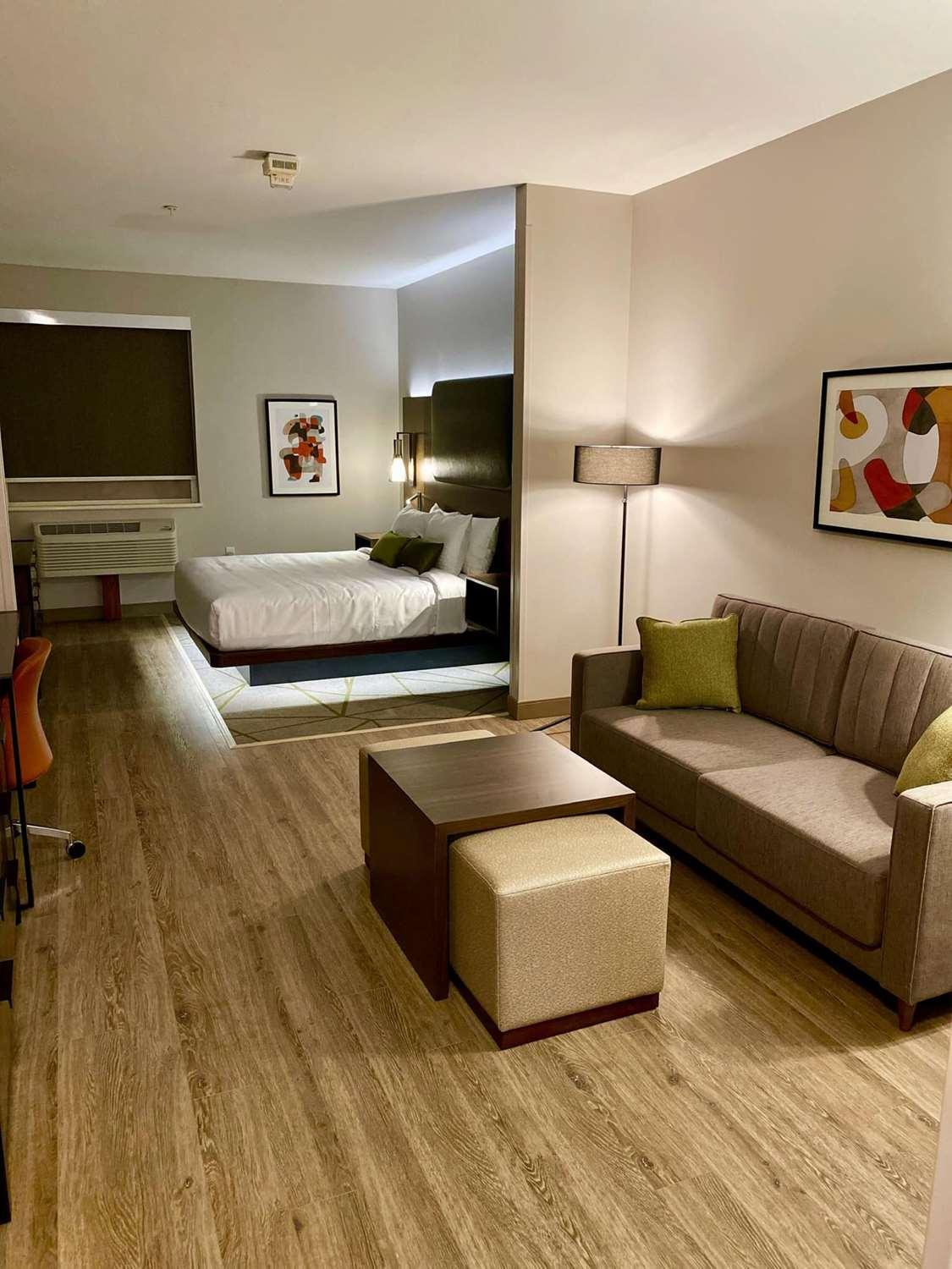 Best Western Plus Riata 브라운우드 외부 사진